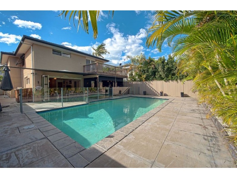 24 Killowill Avenue, Paradise Point QLD 4216