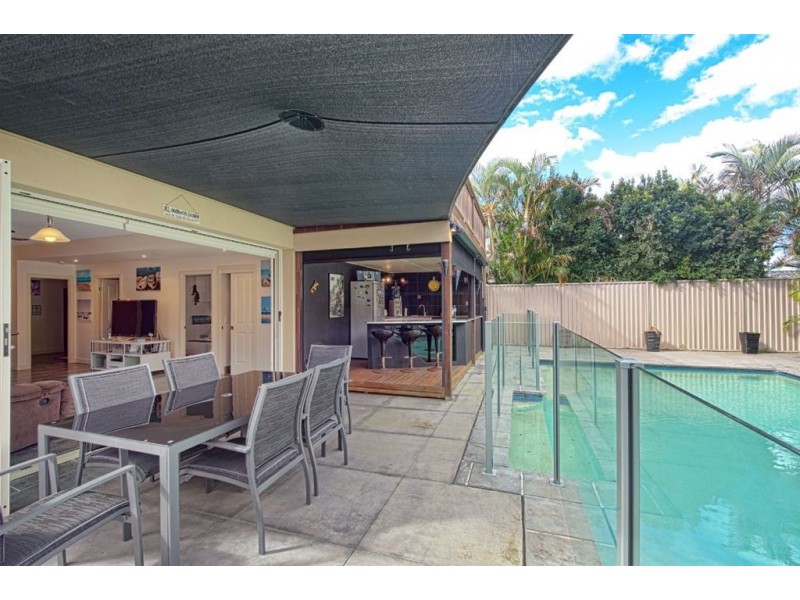 24 Killowill Avenue, Paradise Point QLD 4216