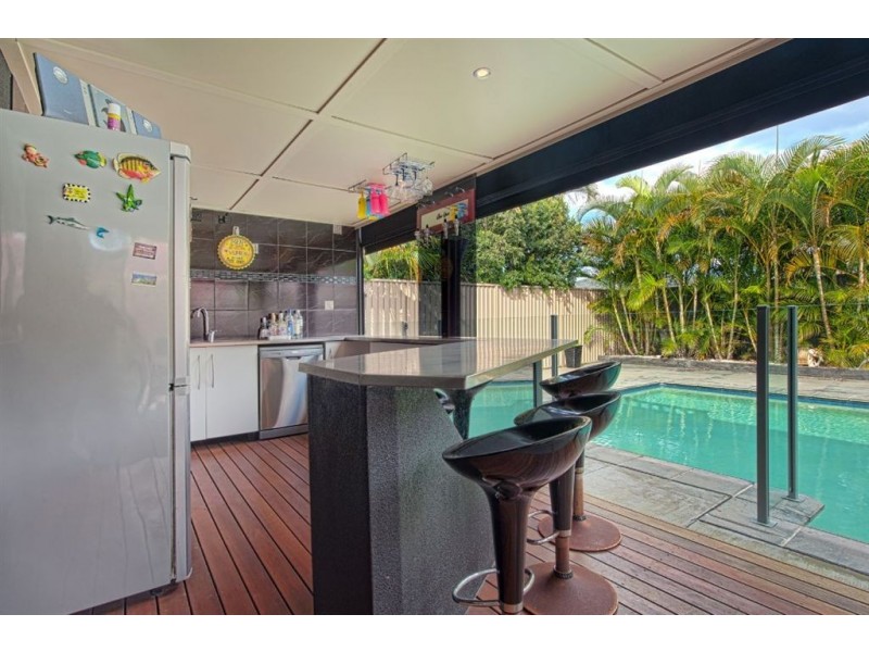 24 Killowill Avenue, Paradise Point QLD 4216