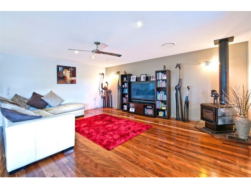 24 Killowill Avenue, Paradise Point QLD 4216