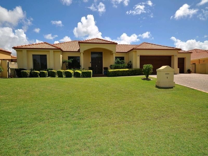 7 Oxford Place, Arundel QLD 4214