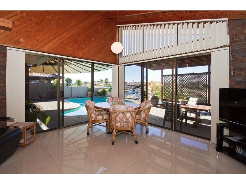 37 Columbus Drive, Hollywell QLD 4216