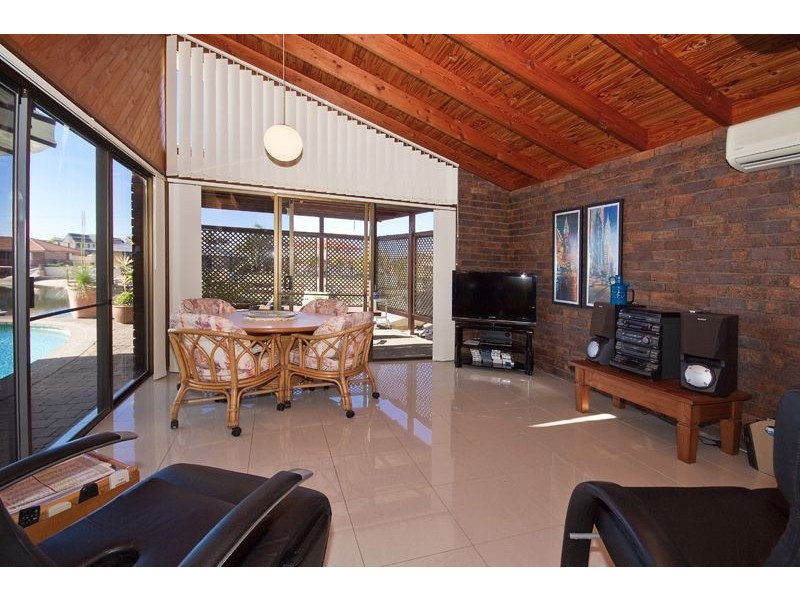 37 Columbus Drive, Hollywell QLD 4216