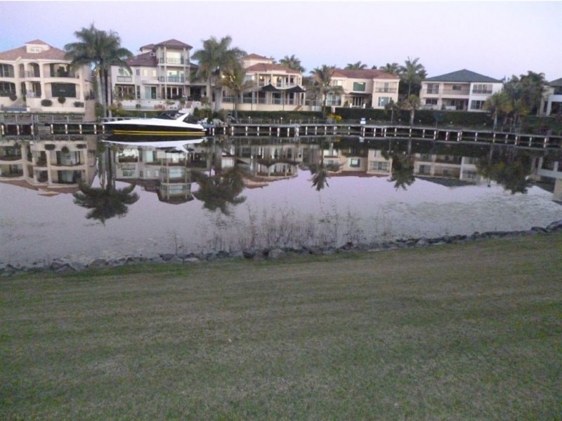 28 Istana View, Clear Island Waters QLD 4226