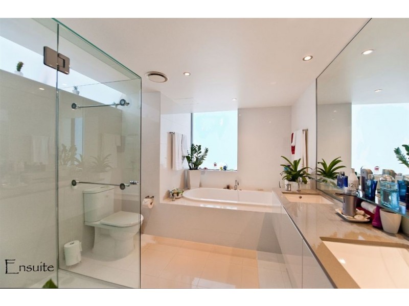 1095/9 Ferny Ave, Surfers Paradise QLD 4217