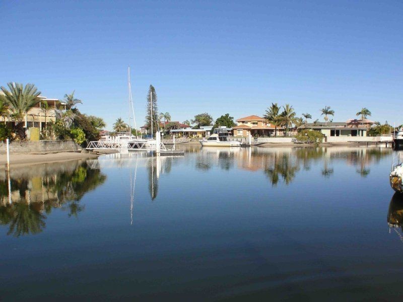 16 Dobell Avenue, Paradise Point QLD 4216