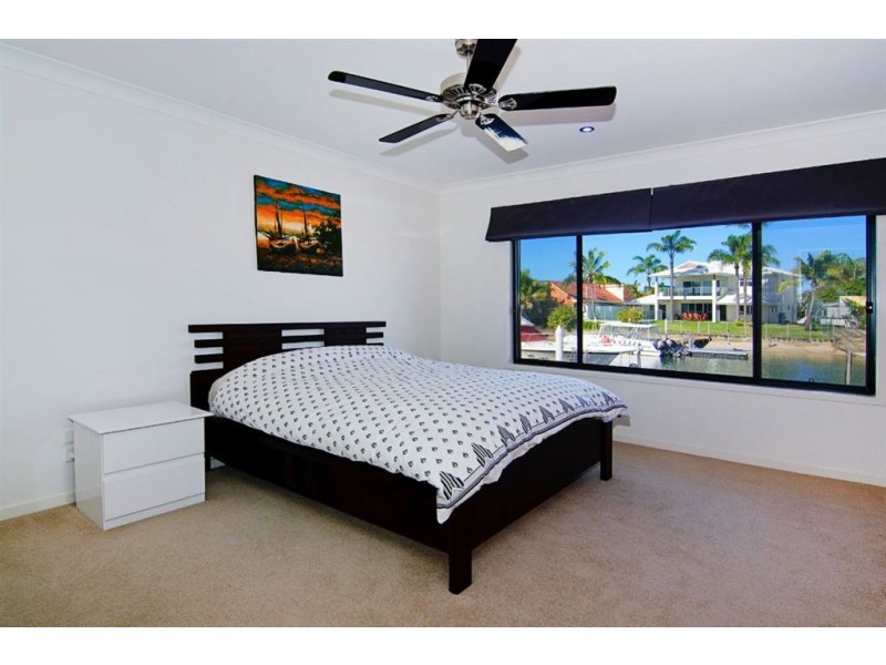 16 Dobell Avenue, Paradise Point QLD 4216