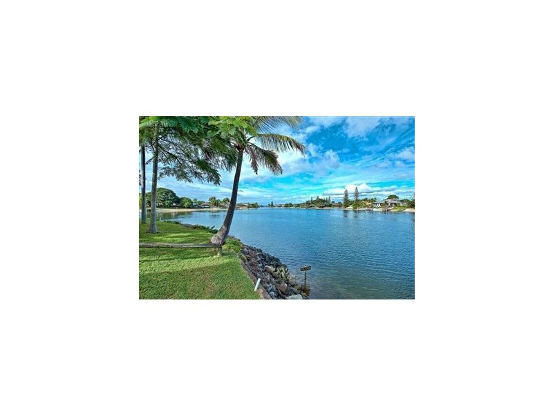 14 Orvieto Avenue, Mermaid Waters QLD 4218