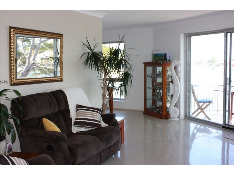 14 Orvieto Avenue, Mermaid Waters QLD 4218