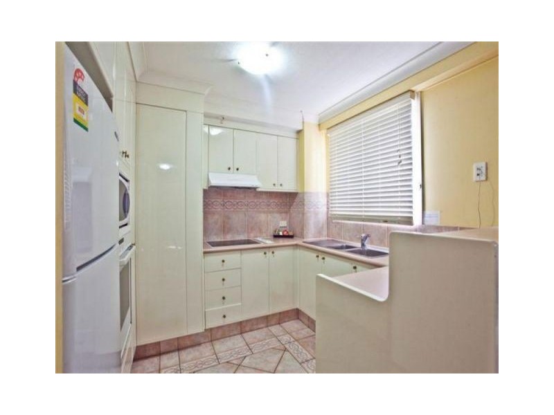 11 Elkhorn Avenue, Surfers Paradise QLD 4217