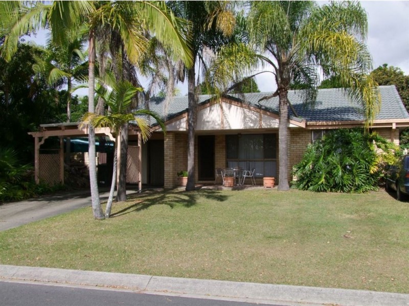 31 Sigatoka Place, Clear Island Waters QLD 4226