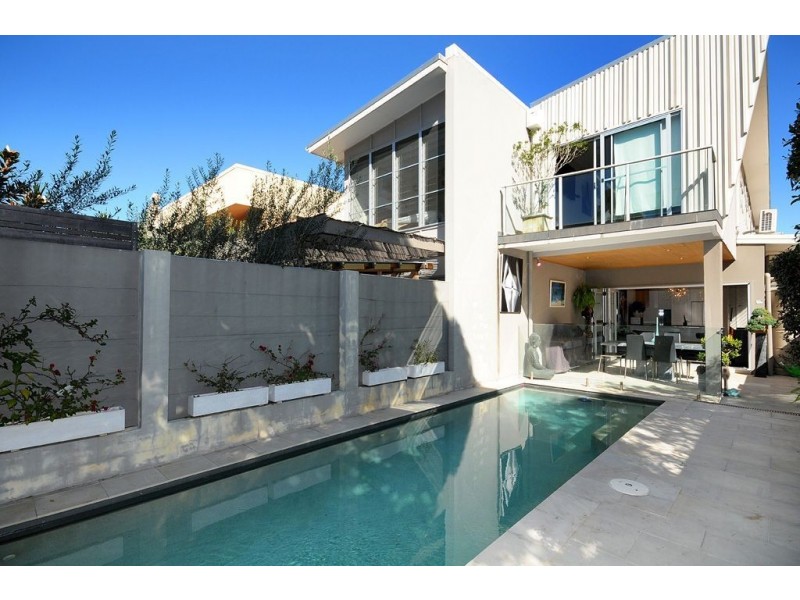 2/105 Dolphin Av, Mermaid Beach QLD 4218