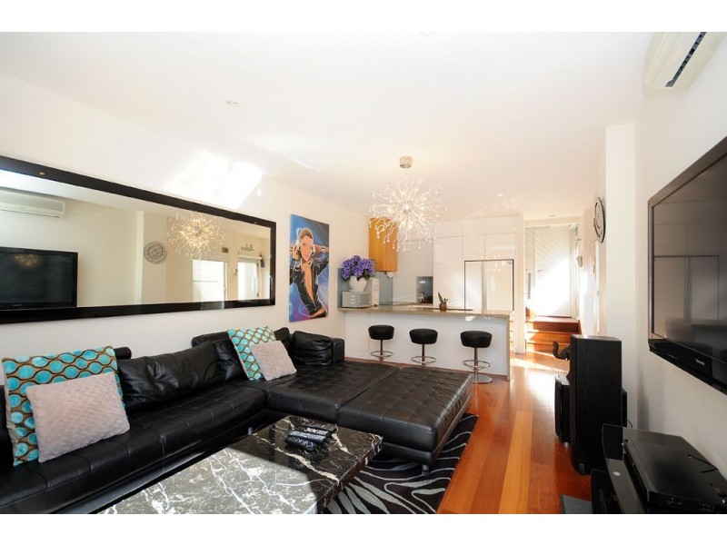 2/105 Dolphin Av, Mermaid Beach QLD 4218