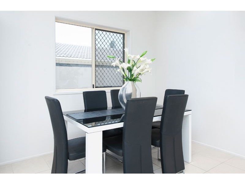 23 Lakeside Avenue, Broadbeach Waters QLD 4218