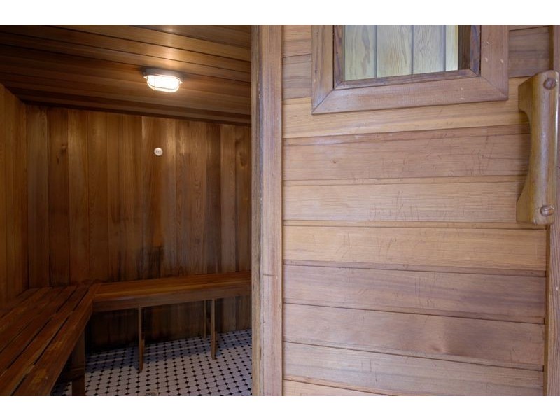 23 Lakeside Avenue, Broadbeach Waters QLD 4218