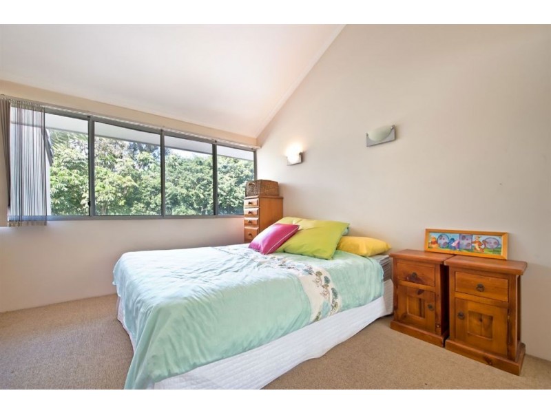 4/125 Santa Cruz Blvd, Clear Island Waters QLD 4226