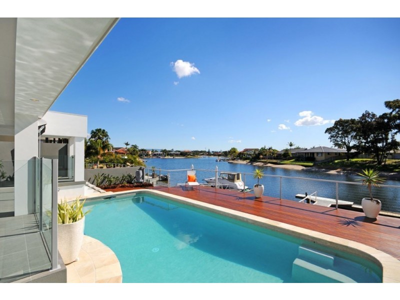 5 Kurrawa Avenue, Mermaid Waters QLD 4218