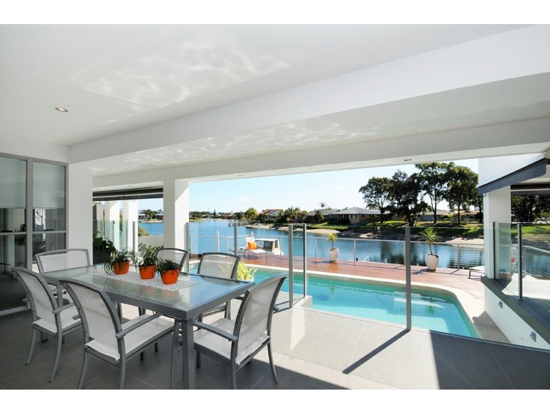 5 Kurrawa Avenue, Mermaid Waters QLD 4218