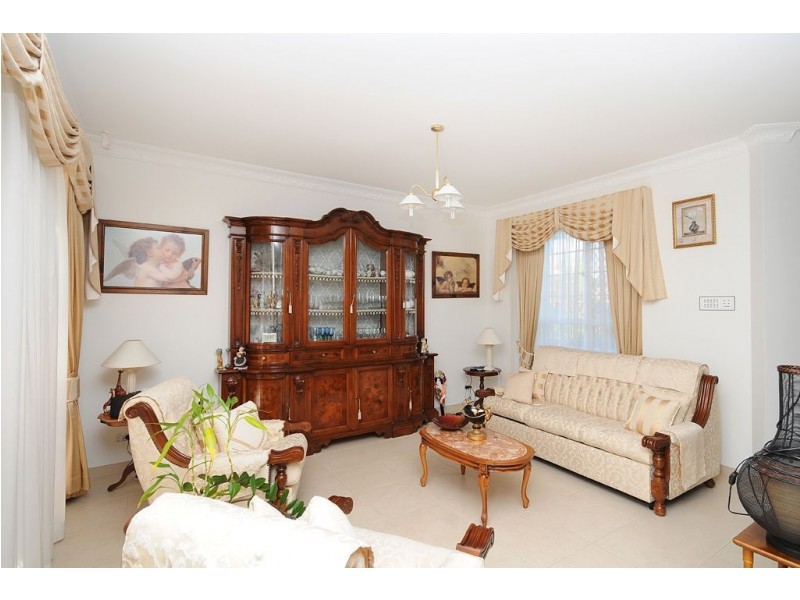 151 Santa Cruz Boulevard, Clear Island Waters QLD 4226