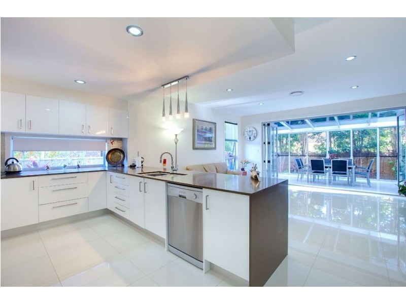 2/21 Scoter Avenue, Paradise Point QLD 4216