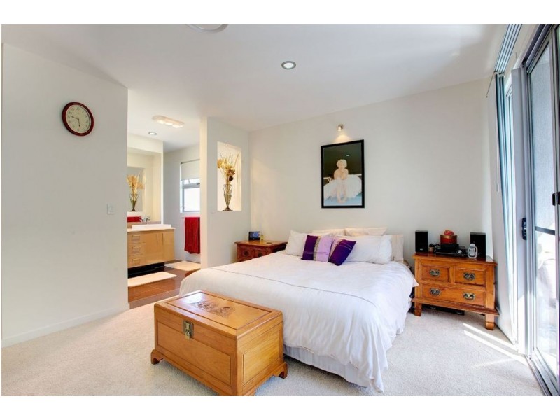 2/21 Scoter Avenue, Paradise Point QLD 4216