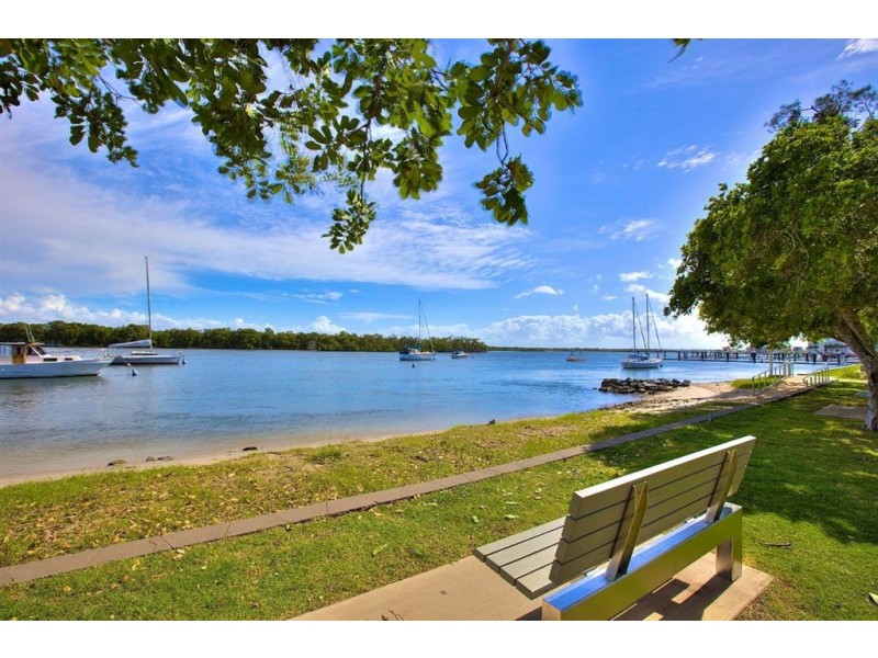 2/21 Scoter Avenue, Paradise Point QLD 4216