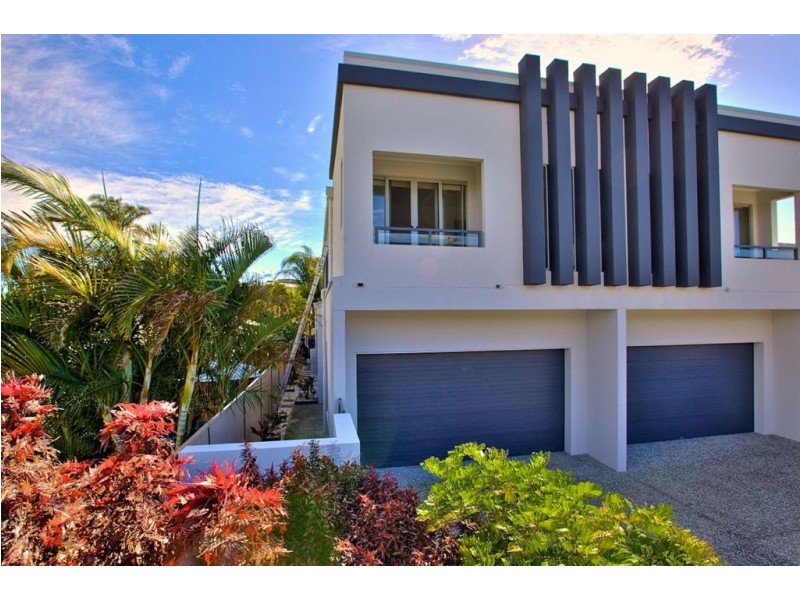 2/21 Scoter Avenue, Paradise Point QLD 4216