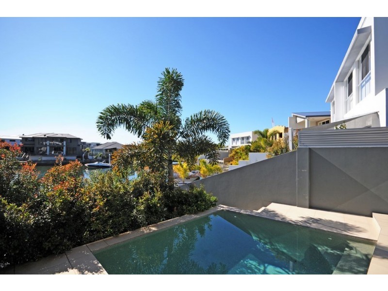 2/29 Compass Drive, Biggera Waters QLD 4216