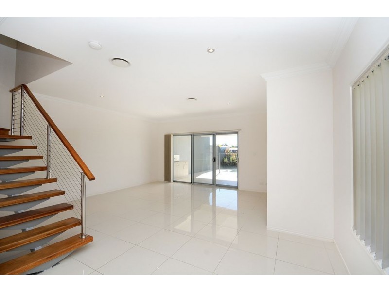 2/29 Compass Drive, Biggera Waters QLD 4216