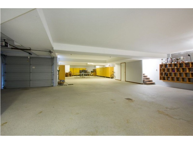 11 Wave Street, Mermaid Beach QLD 4218