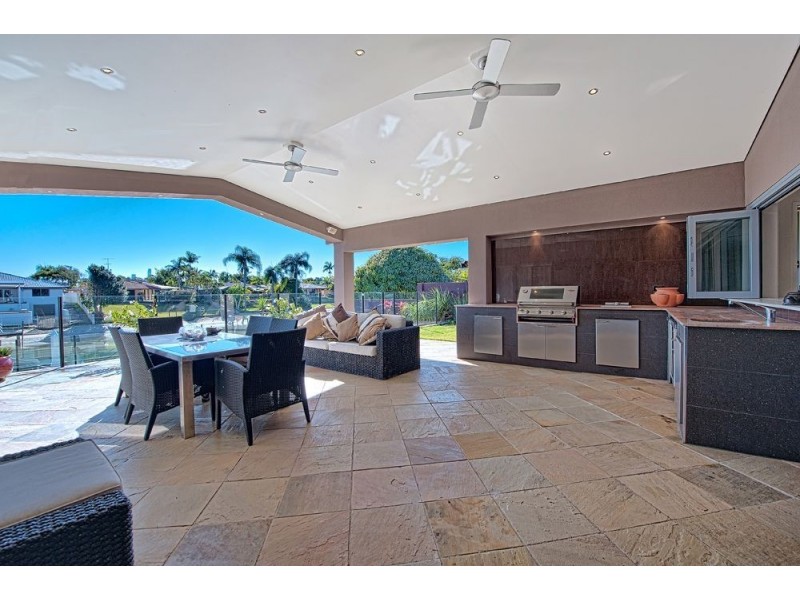 23 Delungra Street, Broadbeach Waters QLD 4218