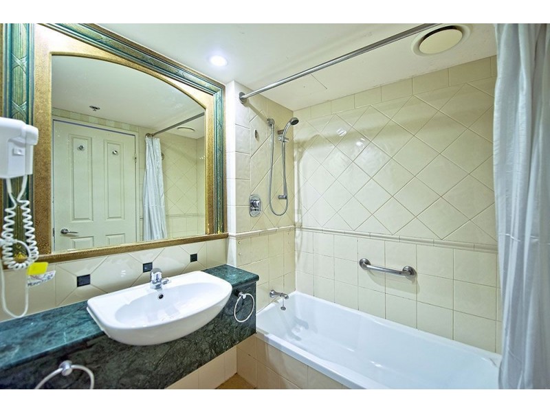 25 Laycock Street, Surfers Paradise QLD 4217