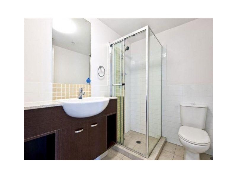 18 Fern Street, Surfers Paradise QLD 4217