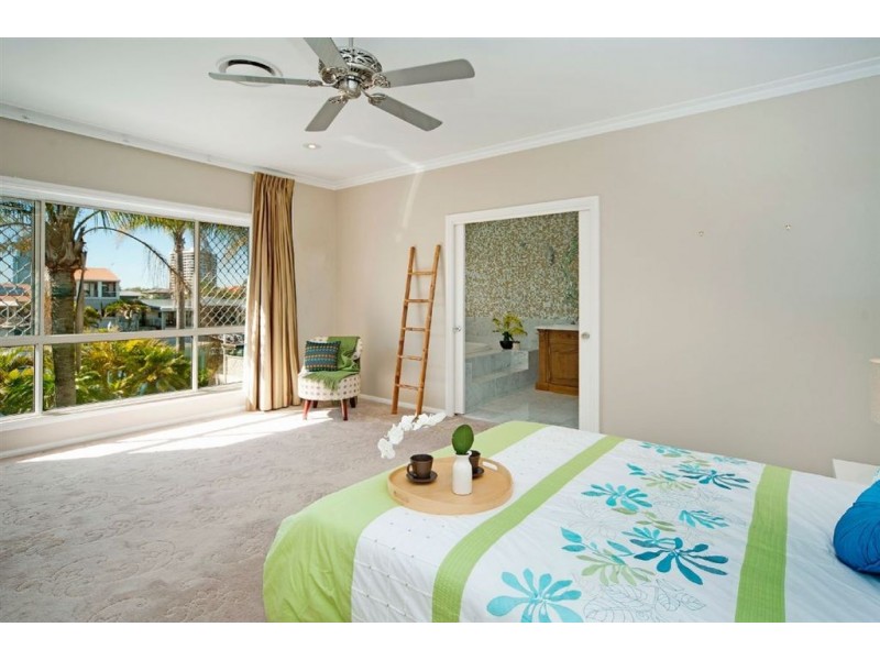 19 Norseman Court, Paradise Waters QLD 4217