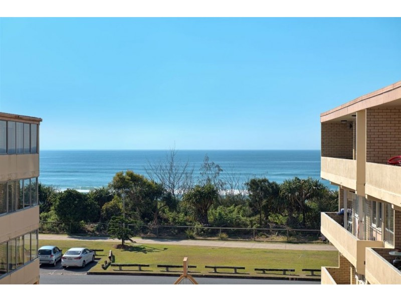 136 Old Burleigh Road, Broadbeach QLD 4218