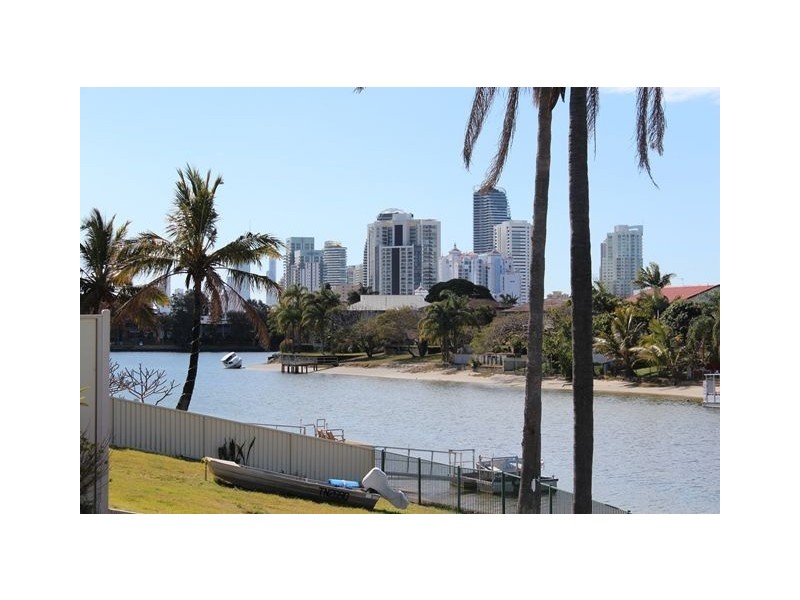 48 Gretel Drive, Mermaid Waters QLD 4218