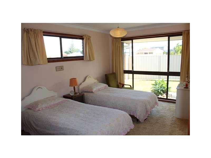 48 Gretel Drive, Mermaid Waters QLD 4218