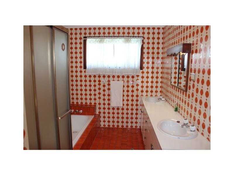 48 Gretel Drive, Mermaid Waters QLD 4218