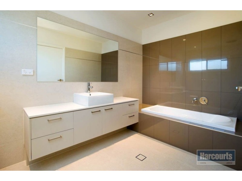 2/22 East Quay Drive, Biggera Waters QLD 4216