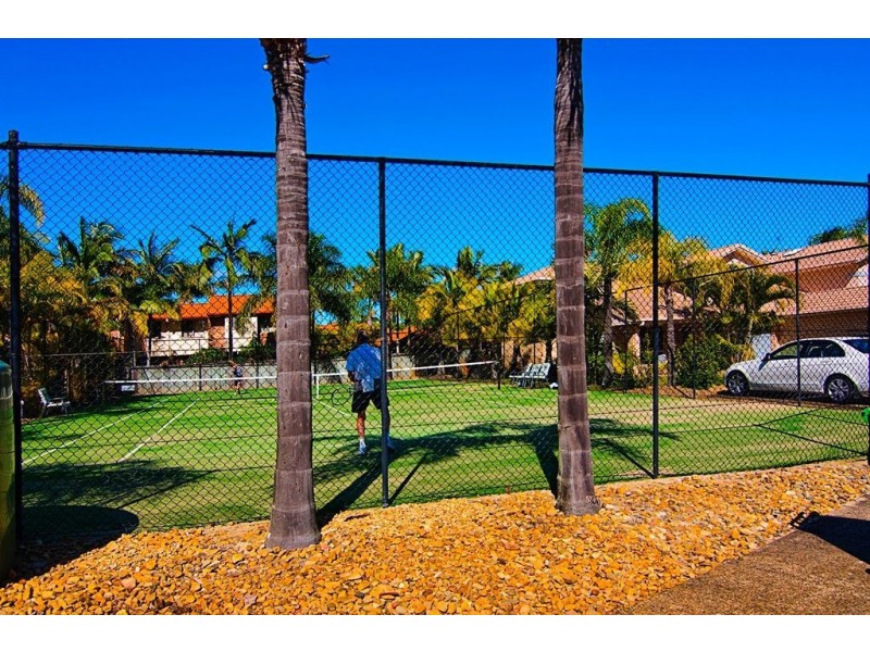 18/264 Oxley Drive, Coombabah QLD 4216