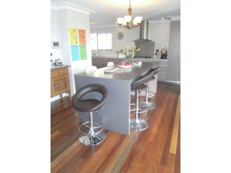 18 Bermuda, Broadbeach Waters QLD 4218