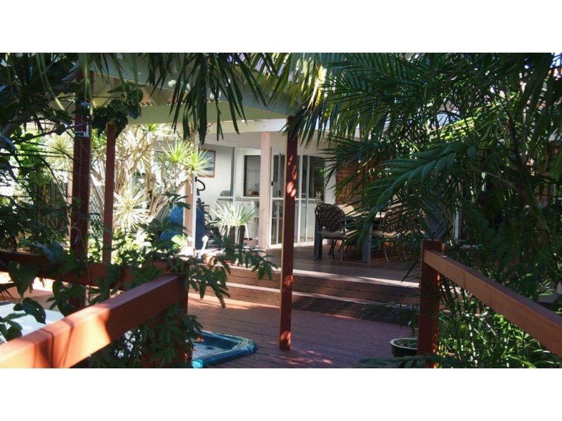 20 Haslewood Court, Mermaid Waters QLD 4218