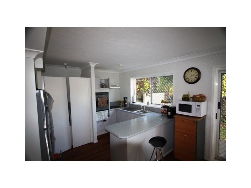 2/13-17 Brown Street, Labrador QLD 4215