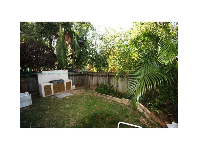 2/13-17 Brown Street, Labrador QLD 4215