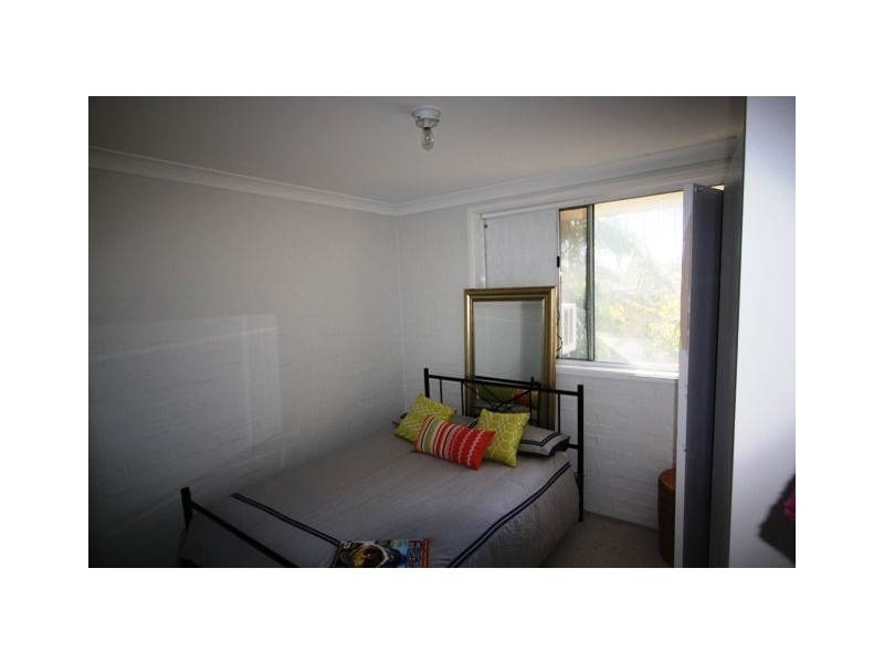 2/13-17 Brown Street, Labrador QLD 4215