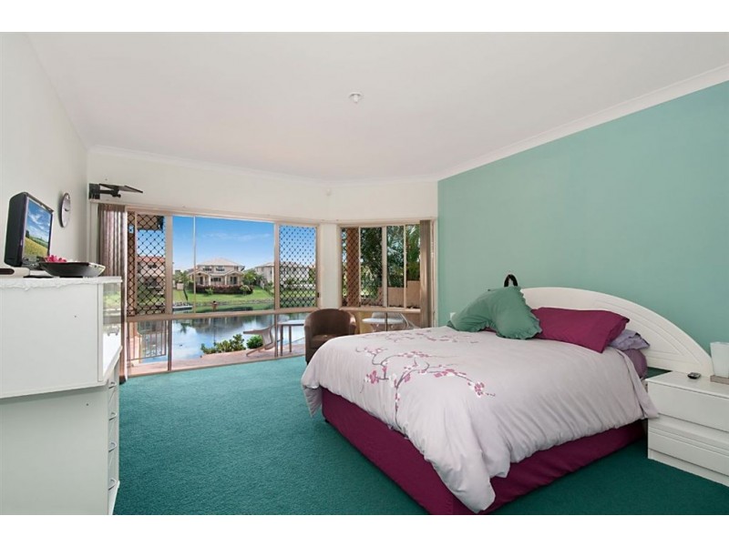 37 Clipper Boulevard, Clear Island Waters QLD 4226