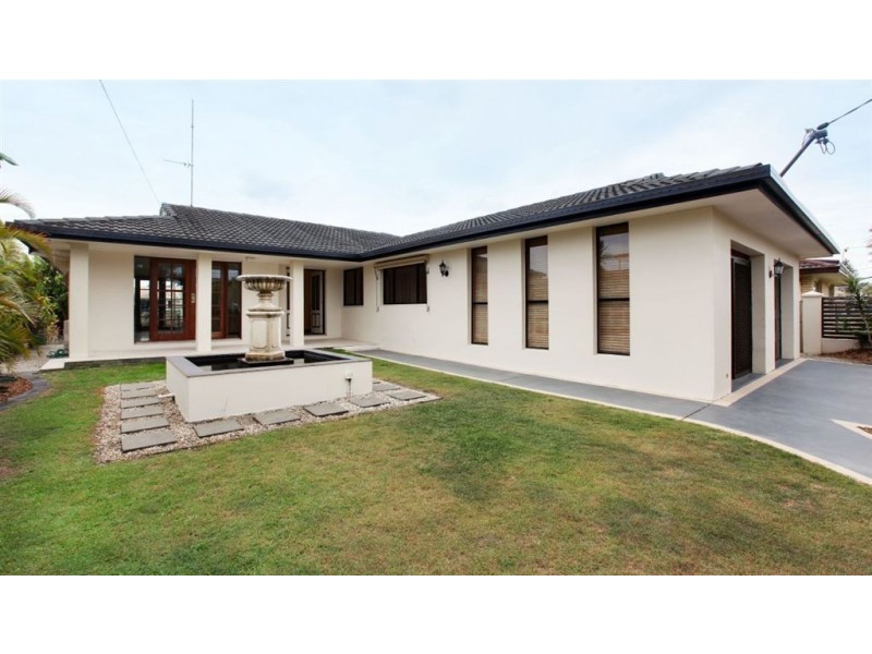 5 Mexicali Court, Broadbeach Waters QLD 4218