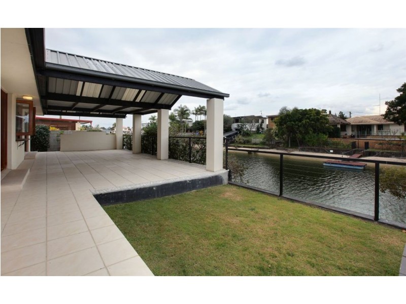 5 Mexicali Court, Broadbeach Waters QLD 4218