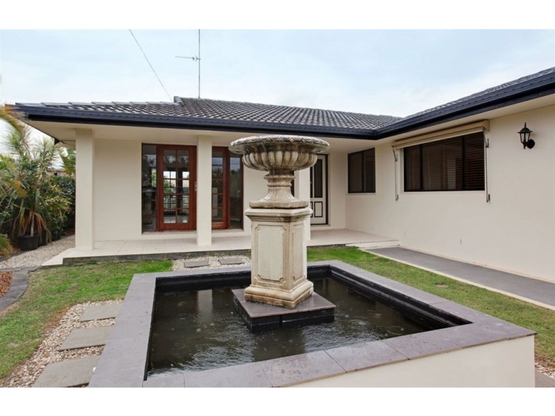 5 Mexicali Court, Broadbeach Waters QLD 4218