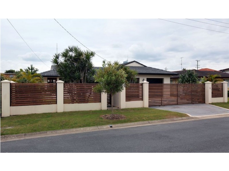 5 Mexicali Court, Broadbeach Waters QLD 4218